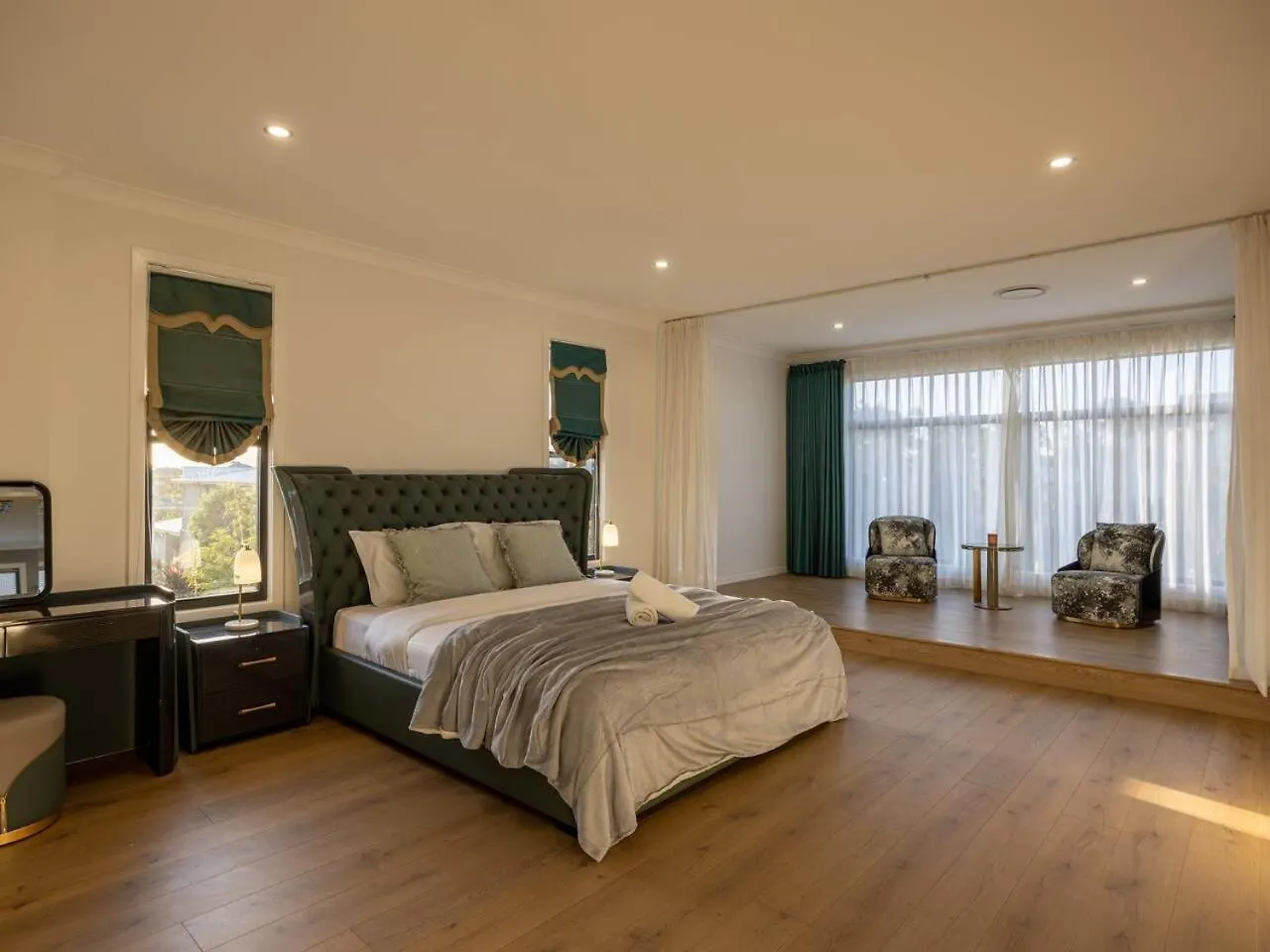 Holiday home Brand New 5B Luxury Modern Dream House At Rochedale Villa