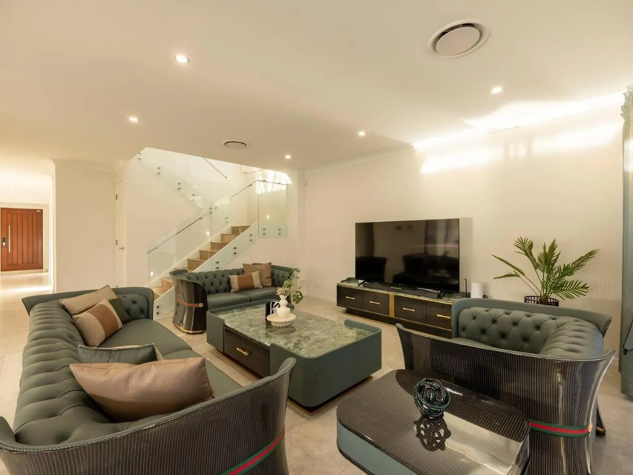 Holiday home Brand New 5B Luxury Modern Dream House At Rochedale Villa